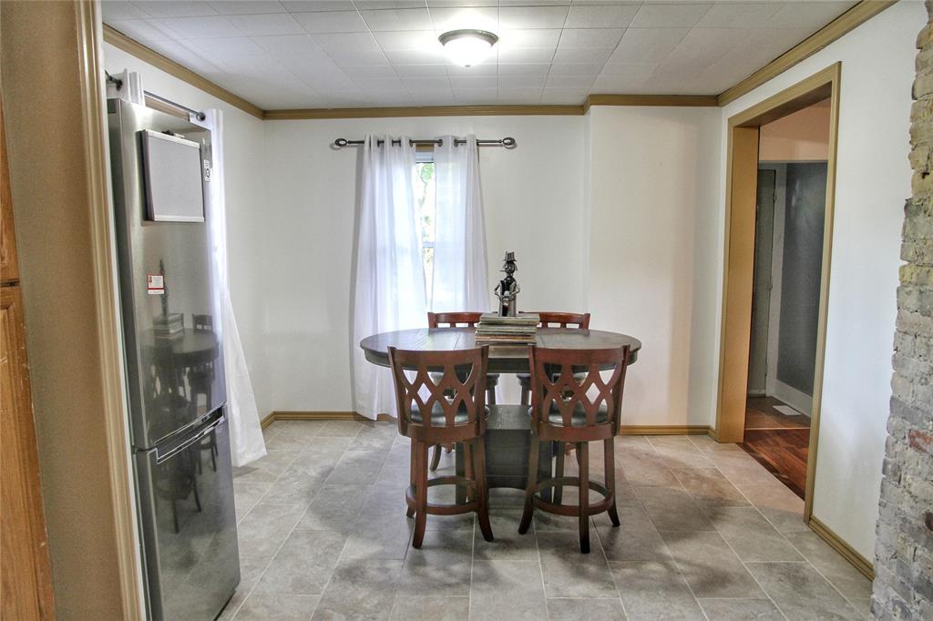 580 ERROL Road West, Sarnia, Ontario, Canada