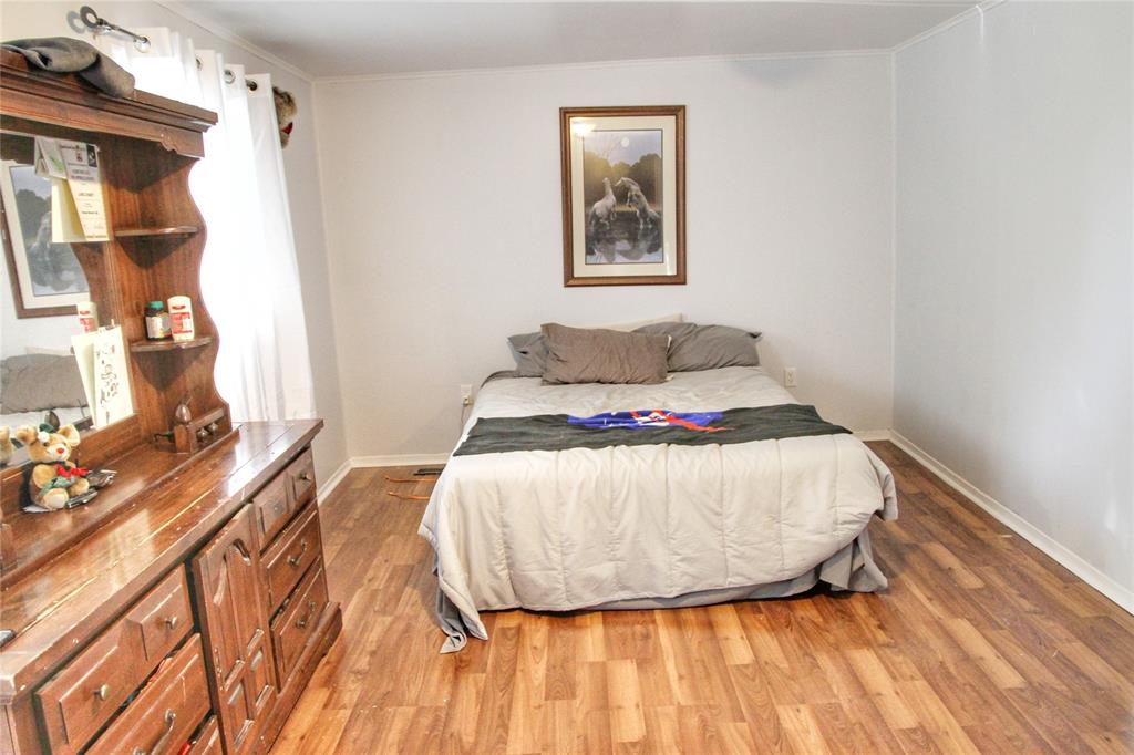 580 ERROL Road West, Sarnia, Ontario, Canada