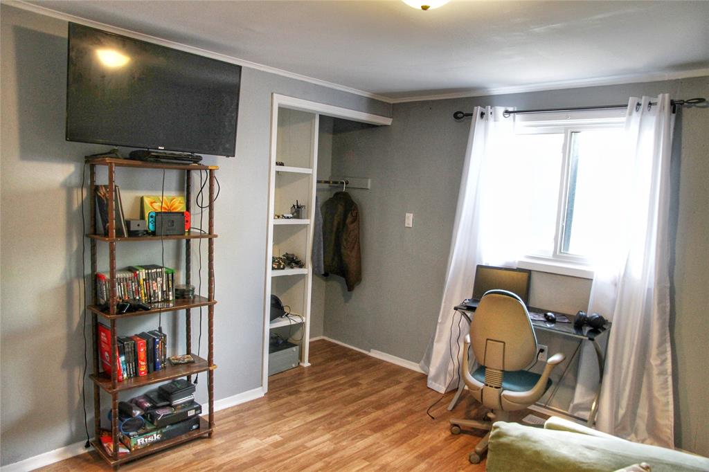 580 ERROL Road West, Sarnia, Ontario, Canada