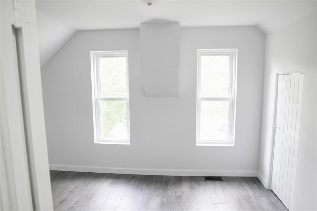 4152 JAMES Street, Petrolia, Ontario, Canada
