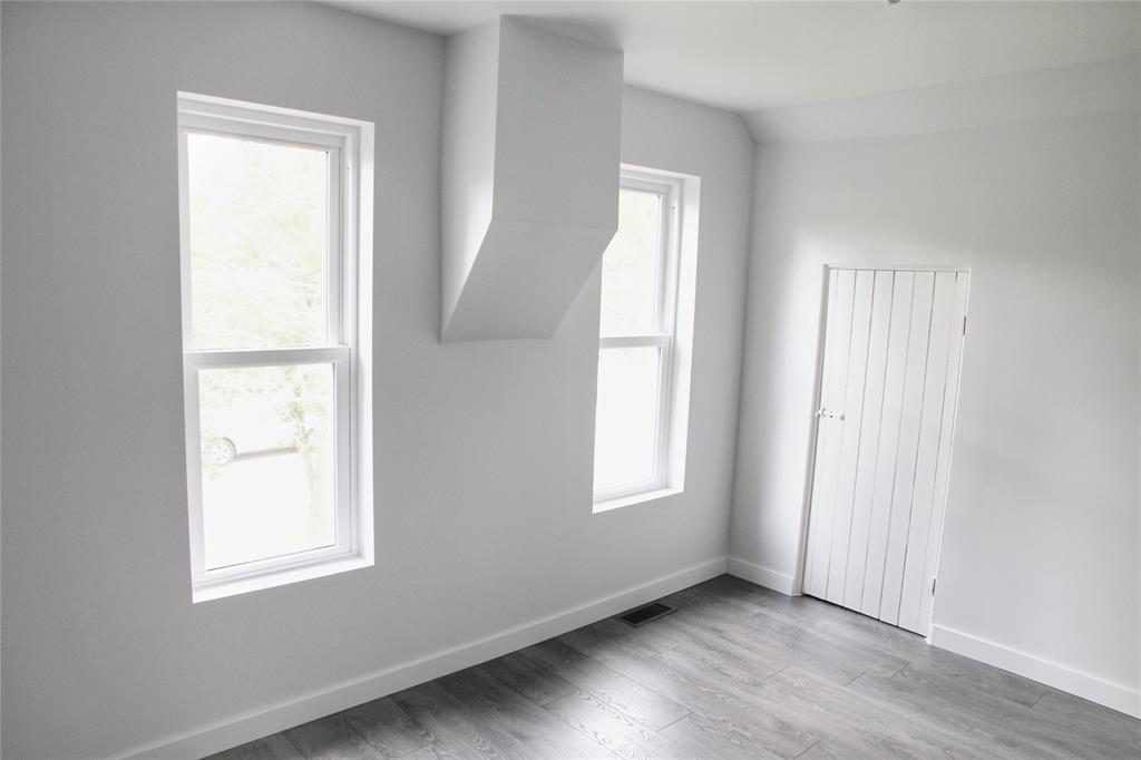 4152 JAMES Street, Petrolia, Ontario, Canada