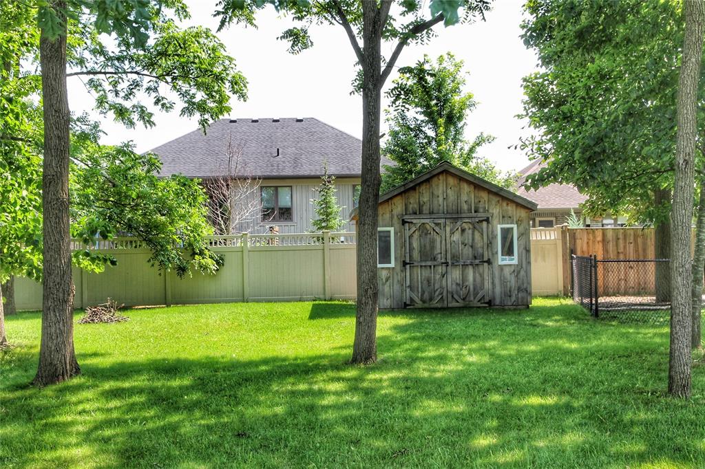 576 VALENTINA Street, Petrolia, Ontario, Canada