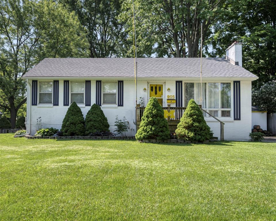 905 RETLAW Drive, Sarnia, Ontario, Canada