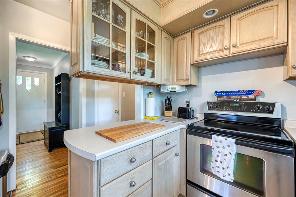 905 RETLAW Drive, Sarnia, Ontario, Canada