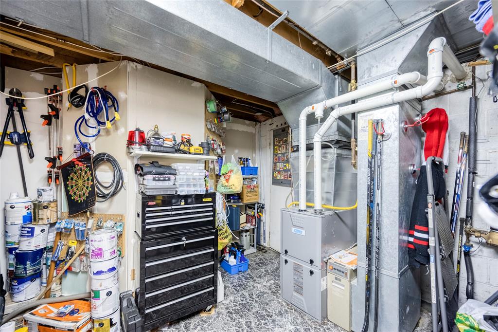 905 RETLAW Drive, Sarnia, Ontario, Canada