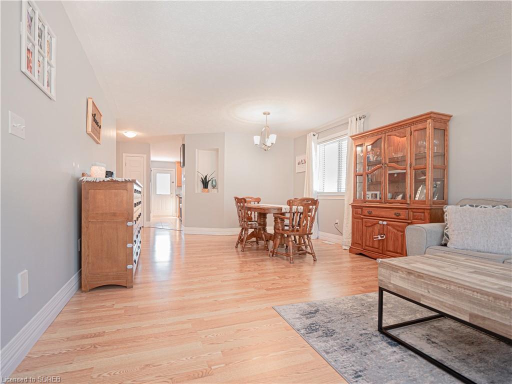 10 OAK Crescent, Hagersville, Ontario, Canada