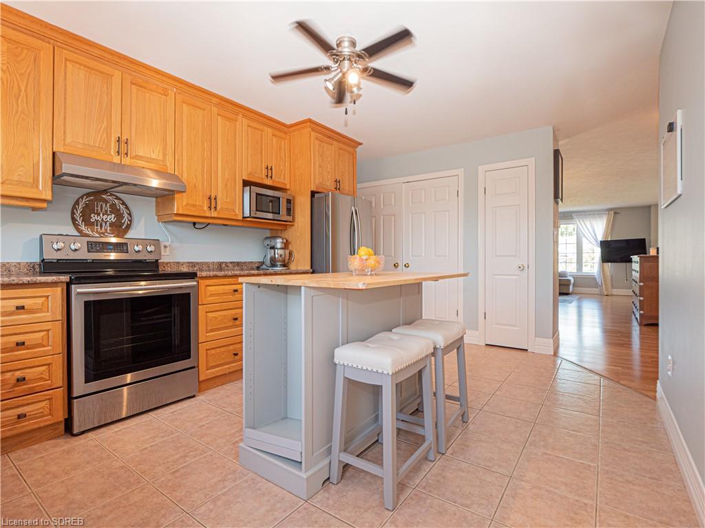 10 OAK Crescent, Hagersville, Ontario, Canada