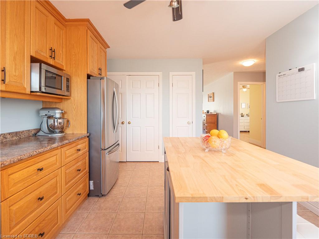 10 OAK Crescent, Hagersville, Ontario, Canada