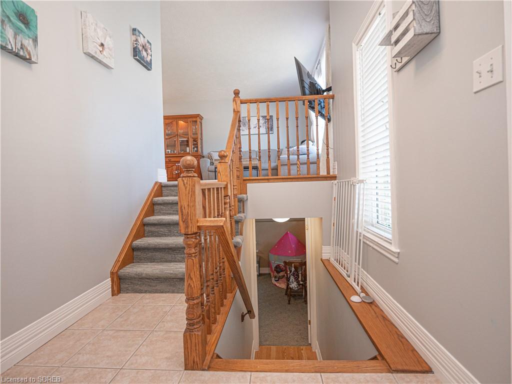 10 OAK Crescent, Hagersville, Ontario, Canada