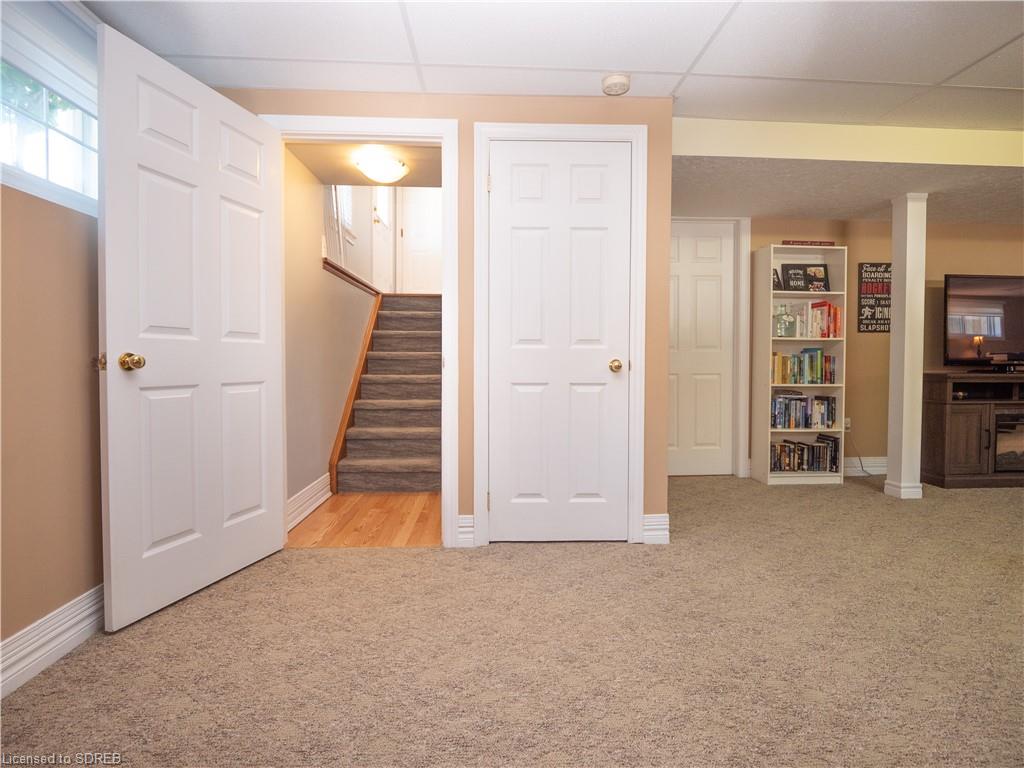 10 OAK Crescent, Hagersville, Ontario, Canada