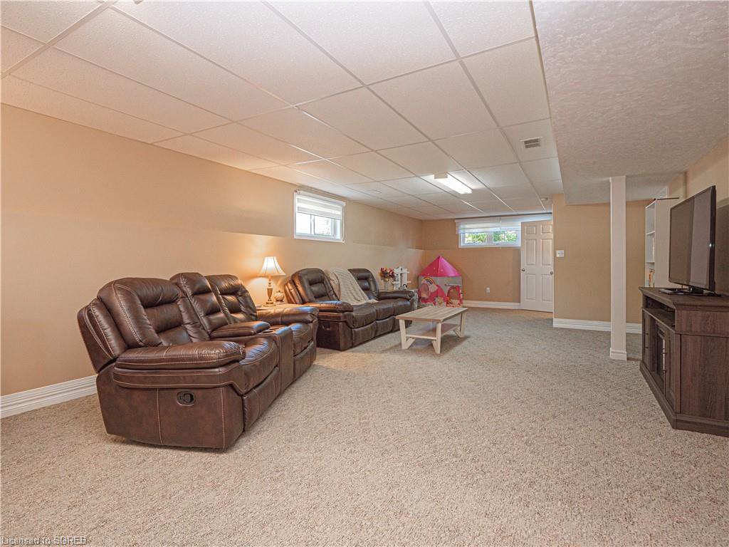 10 OAK Crescent, Hagersville, Ontario, Canada