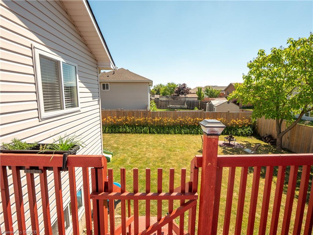 10 OAK Crescent, Hagersville, Ontario, Canada