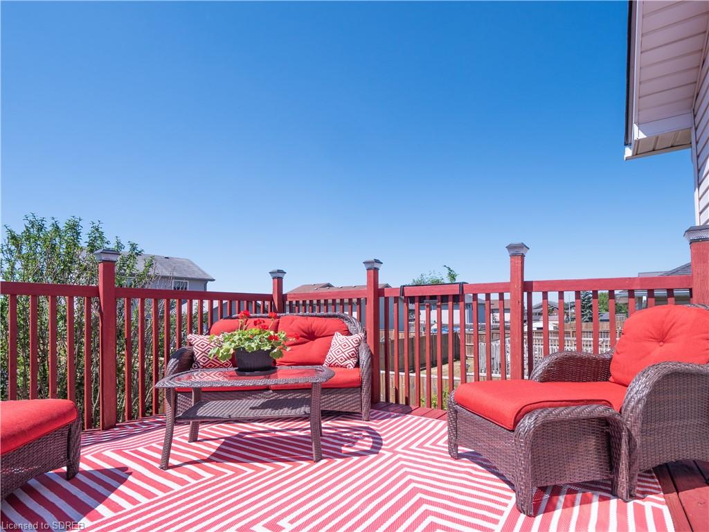 10 OAK Crescent, Hagersville, Ontario, Canada