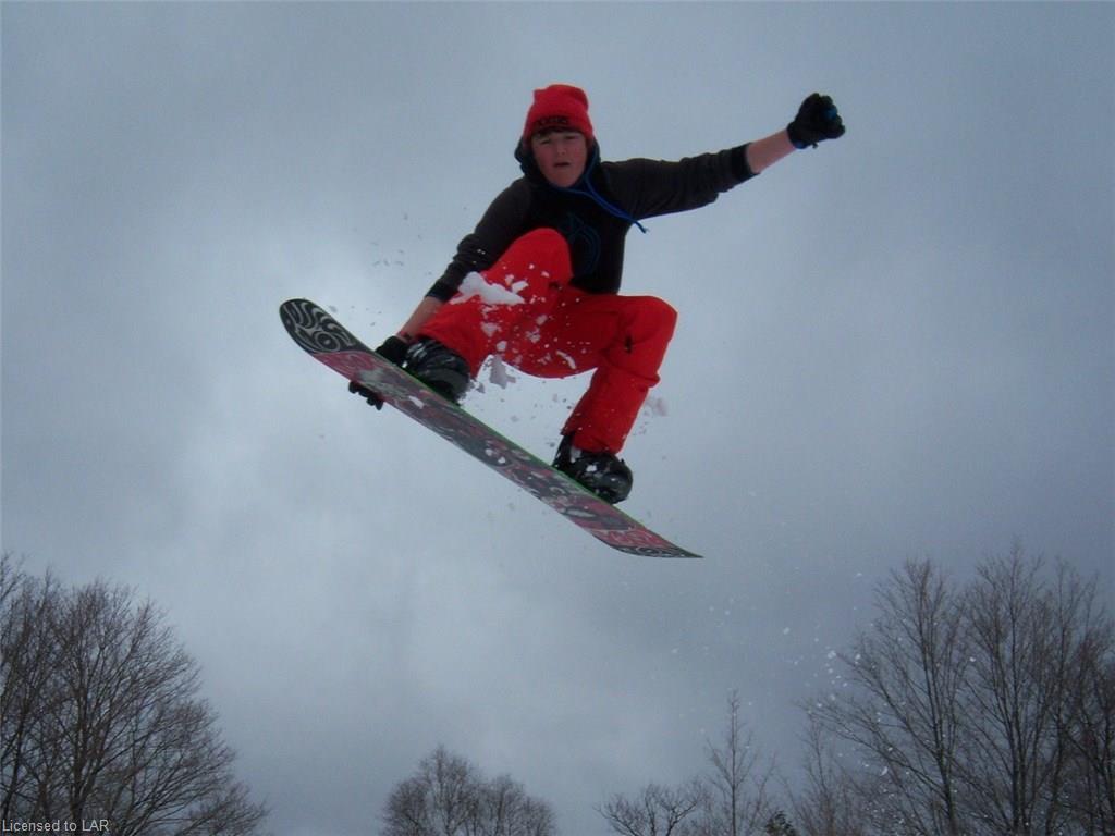 6 SKI RIDGE Trail, Eagle Lake Village, Ontario, Canada photo 2
