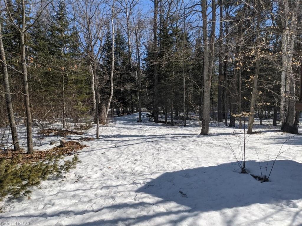 SPAR LAKE Road, Norland Ontario, Canada