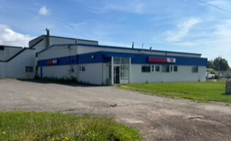 700 Norah Crescent, Thunder Bay, Ontario, Canada photo 1