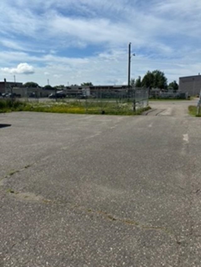700 Norah Crescent, Thunder Bay, Ontario, Canada photo 2