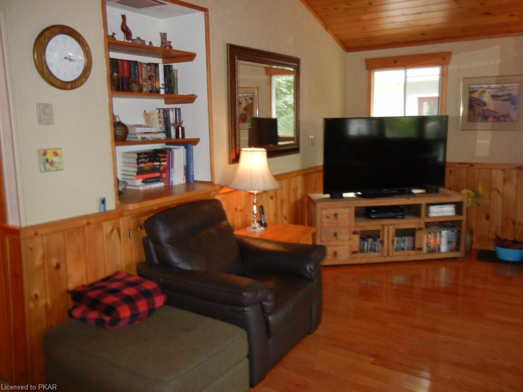 233 DOC EVANS Road, Apsley, Ontario, Canada