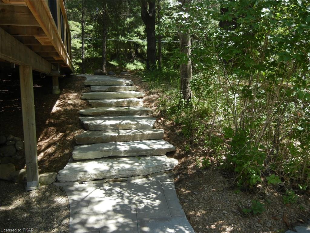 98 FITCH Lane, North Kawartha Township, Ontario, Canada