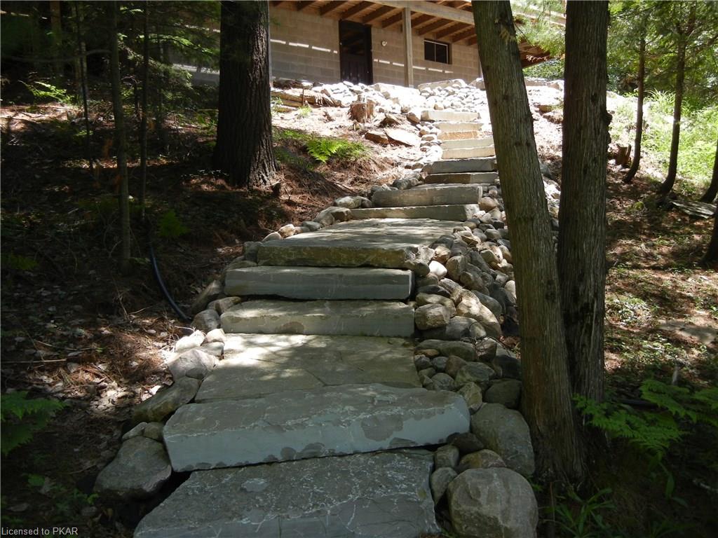 98 FITCH Lane, North Kawartha Township, Ontario, Canada
