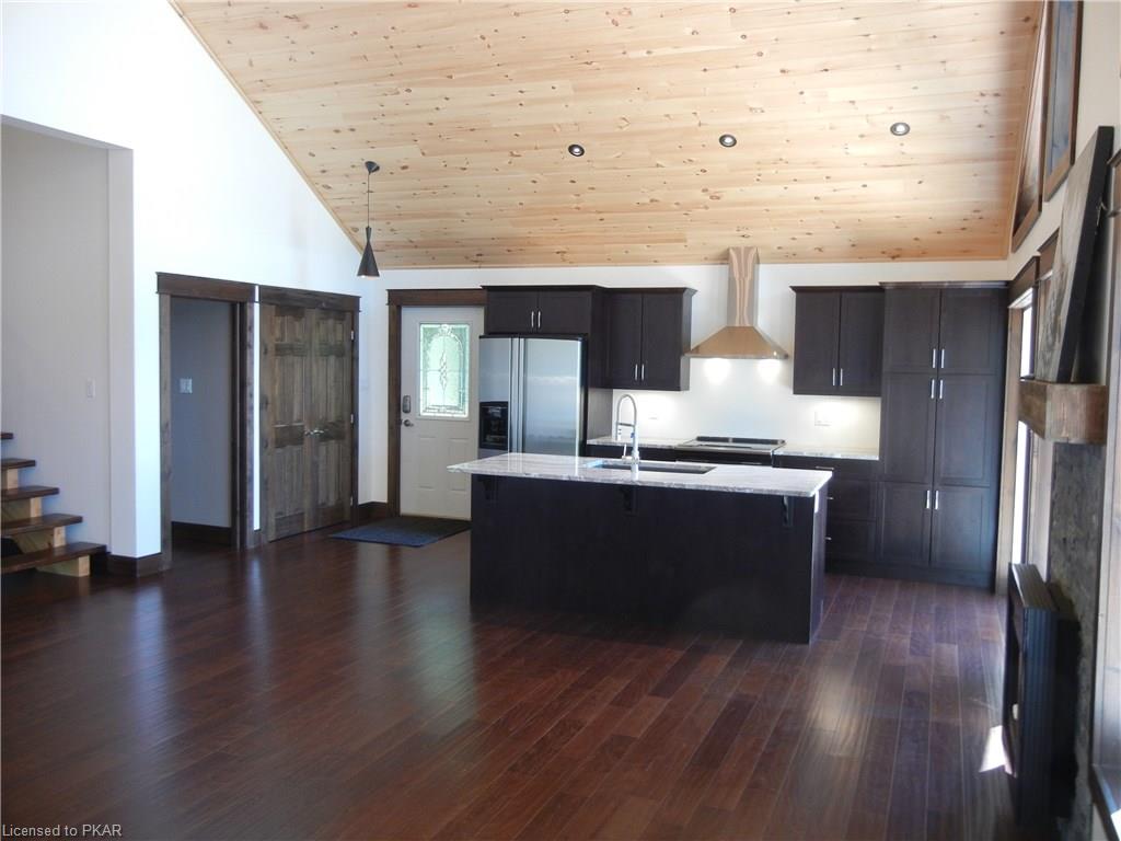 98 FITCH Lane, North Kawartha Township, Ontario, Canada