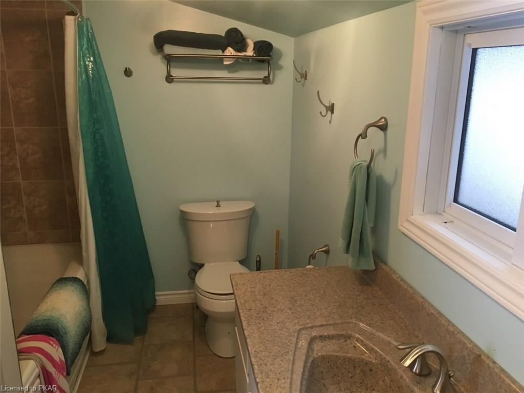 90 GILMOUR POINT Road, North Kawartha Township, Ontario, Canada