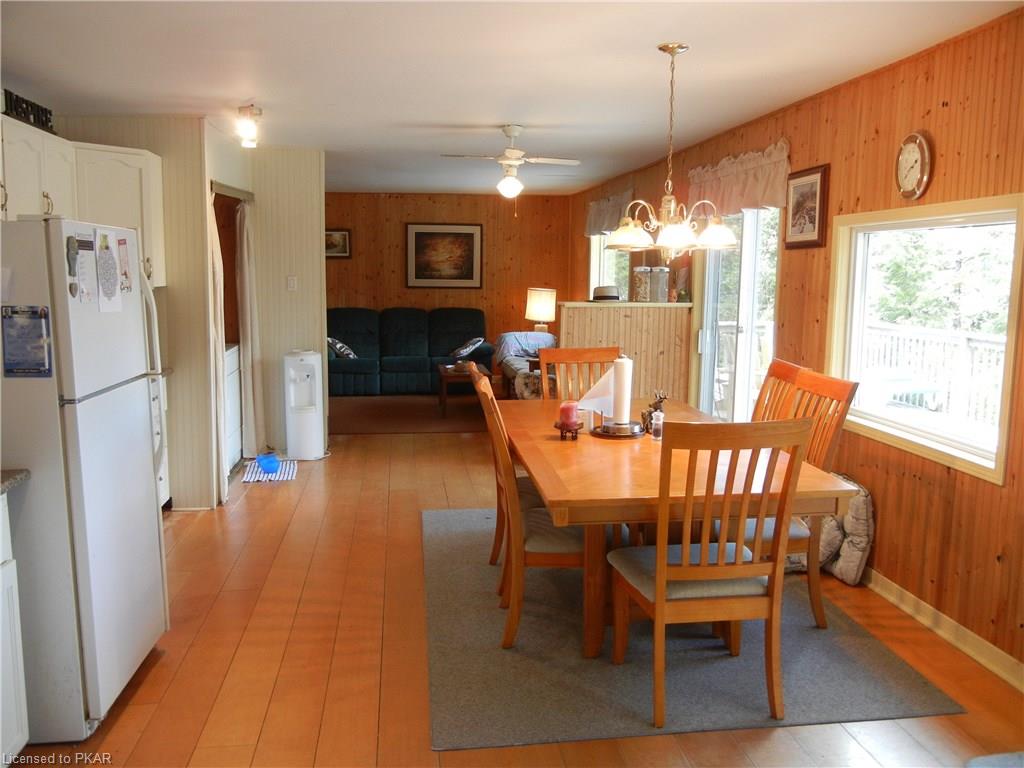 18 HEMLOCK POINT Road, North Kawartha Township, Ontario, Canada