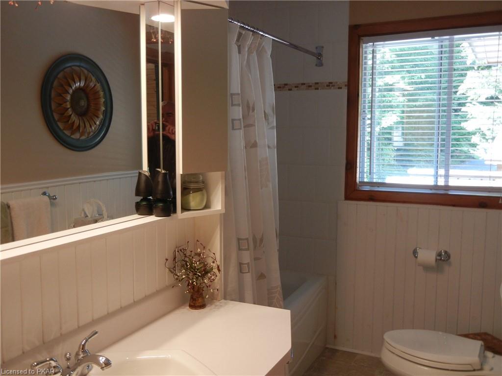 161 NEWT'S Road, North Kawartha Township, Ontario, Canada
