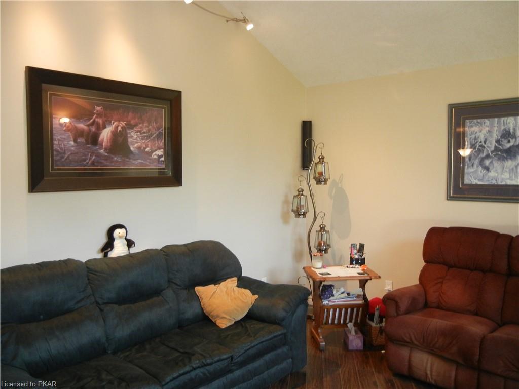 45 SIMEON Crescent, Apsley, Ontario, Canada