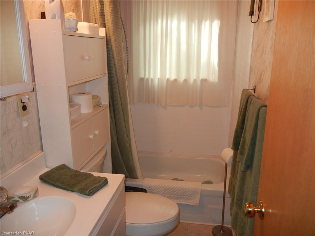 245 DOC EVANS Road, North Kawartha Township, Ontario, Canada