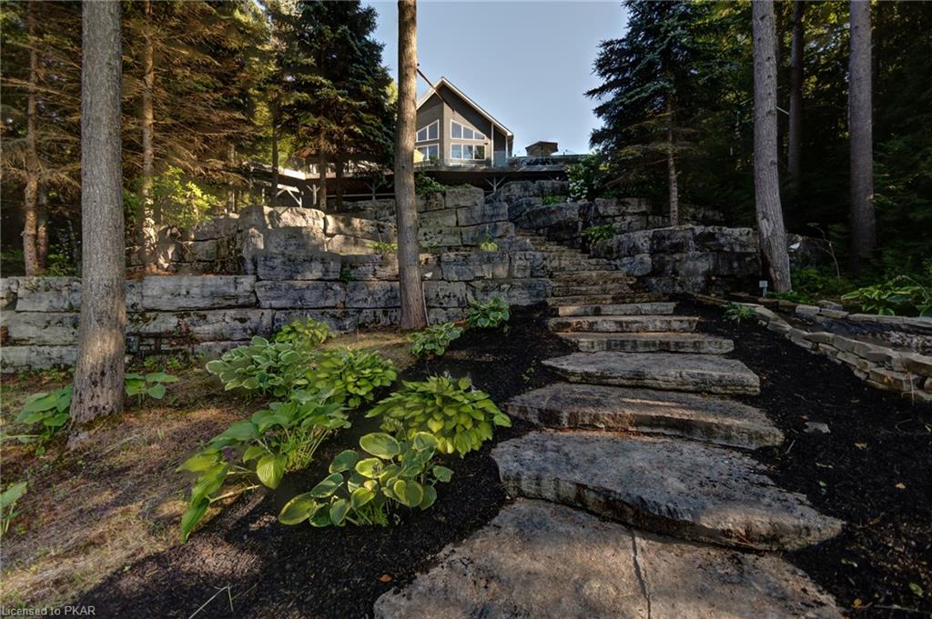 7 ROBIN Lane, North Kawartha Township, Ontario, Canada
