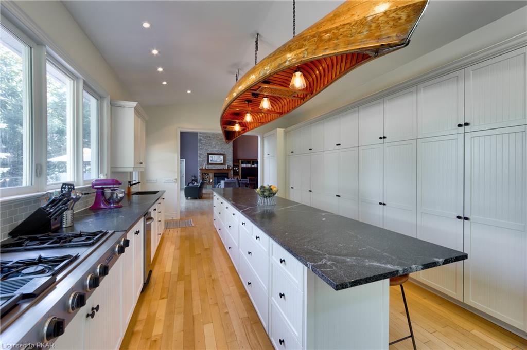 7 ROBIN Lane, North Kawartha Township, Ontario, Canada