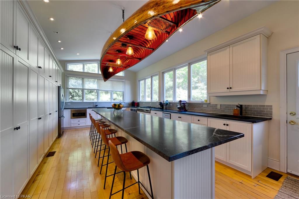 7 ROBIN Lane, North Kawartha Township, Ontario, Canada
