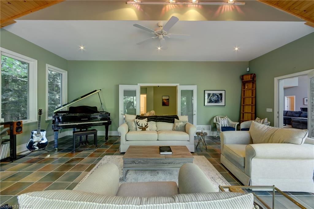 7 ROBIN Lane, North Kawartha Township, Ontario, Canada