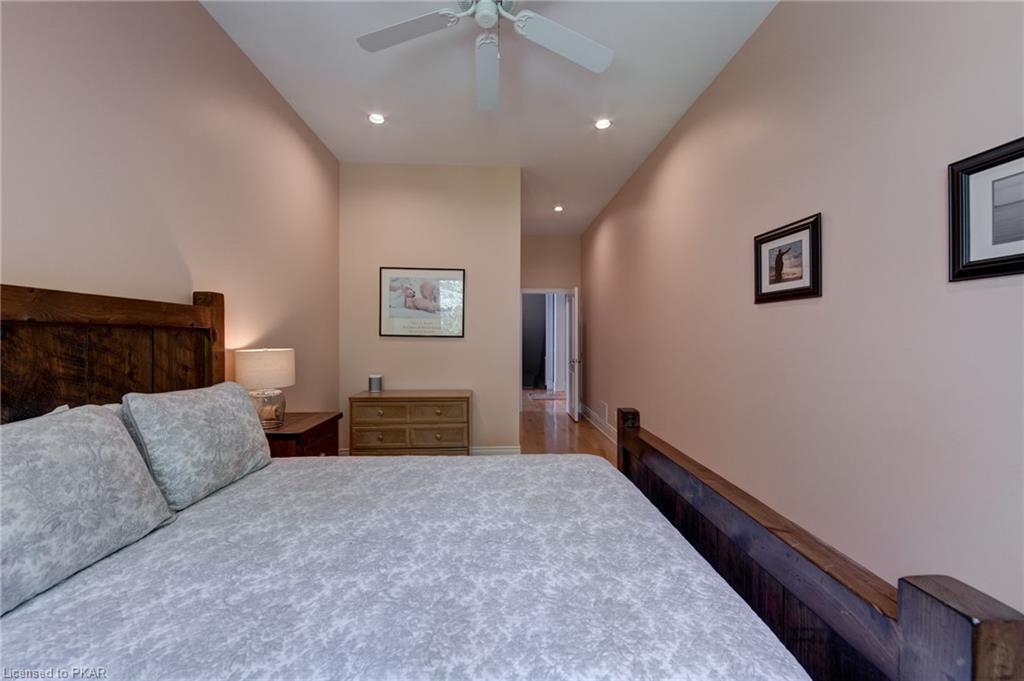 7 ROBIN Lane, North Kawartha Township, Ontario, Canada