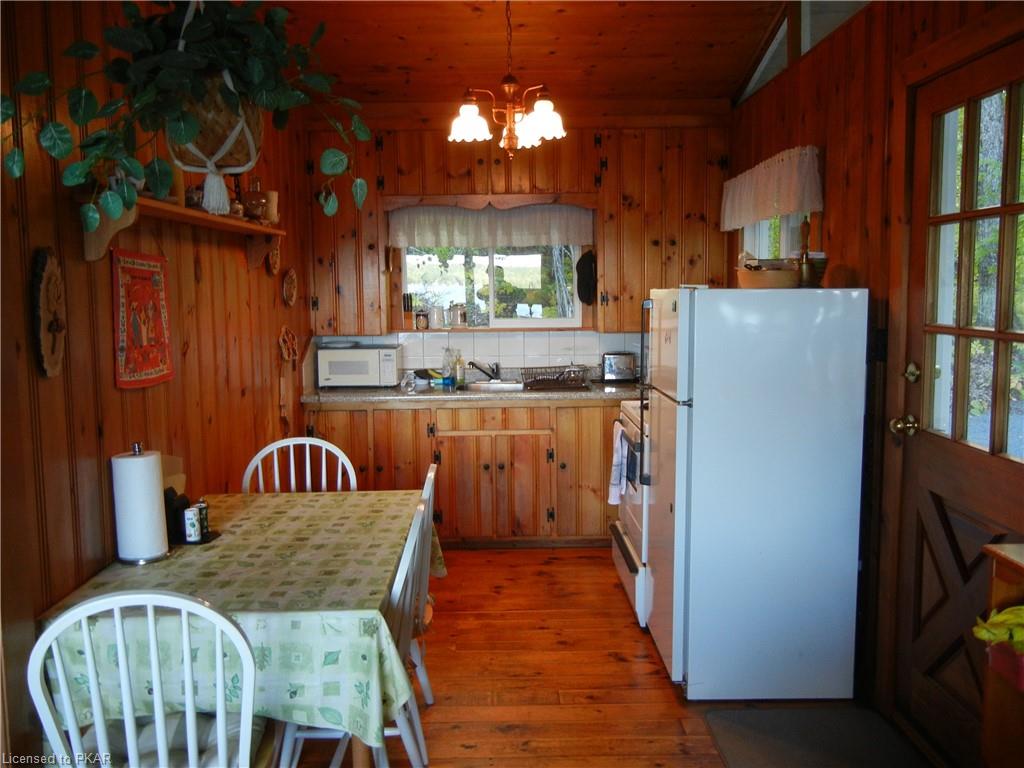 685 PAW Road, North Kawartha Township, Ontario, Canada