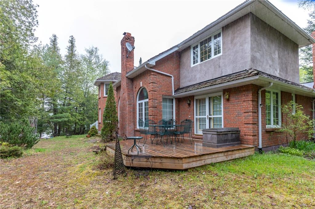 888 CLYDESDALE Road, North Kawartha Township, Ontario, Canada