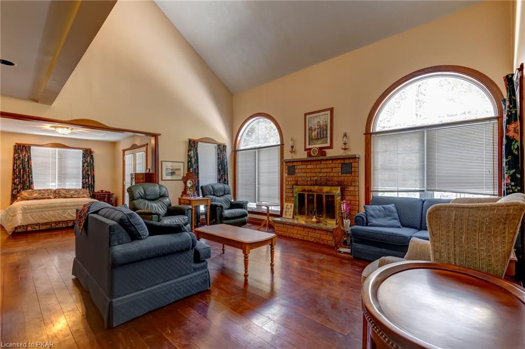 888 CLYDESDALE Road, North Kawartha Township, Ontario, Canada
