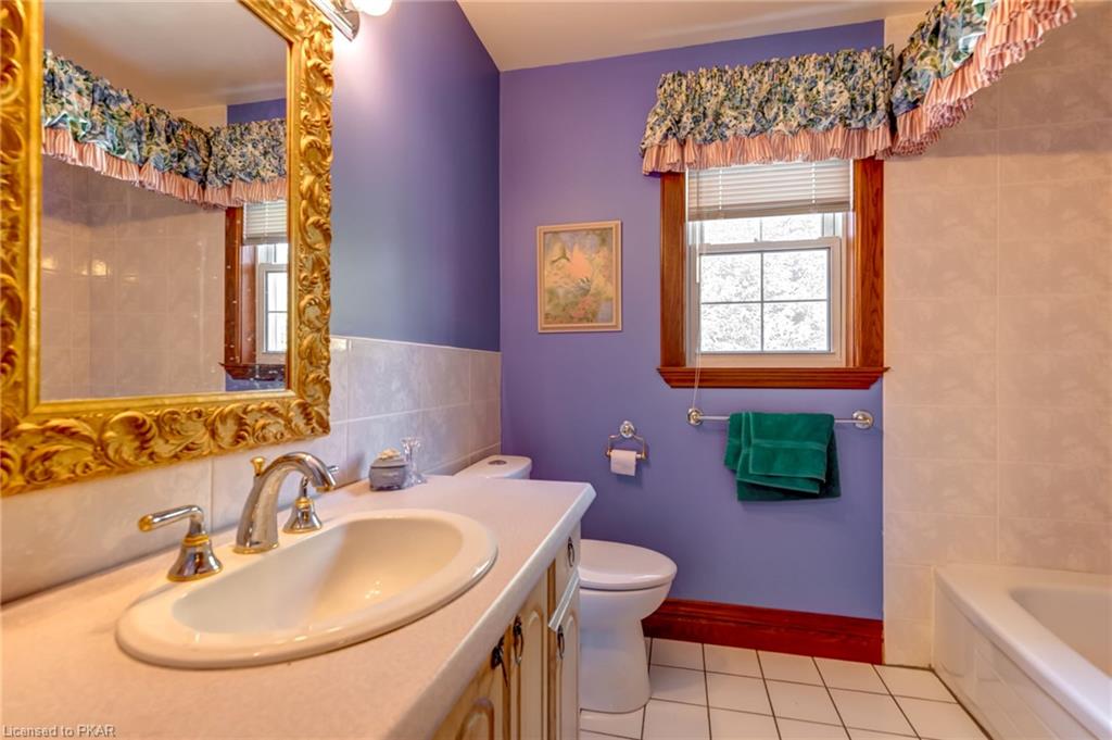 888 CLYDESDALE Road, North Kawartha Township, Ontario, Canada