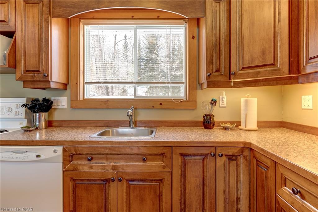 1047 REDWOOD Lane, Highlands East, Ontario, Canada
