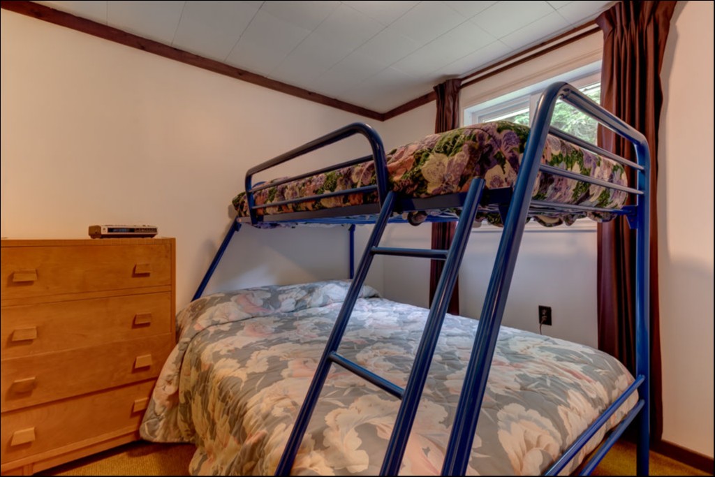 412 Fitch Lane, North Kawartha, Ontario, Canada