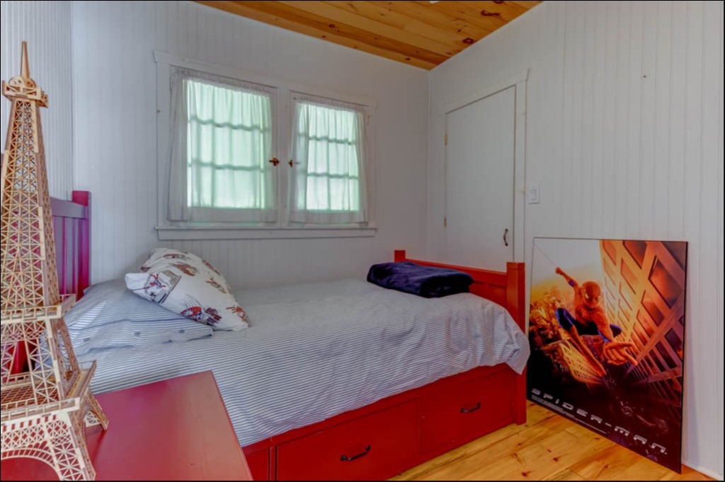 144 Lois Lane, North Kawartha, Ontario, Canada