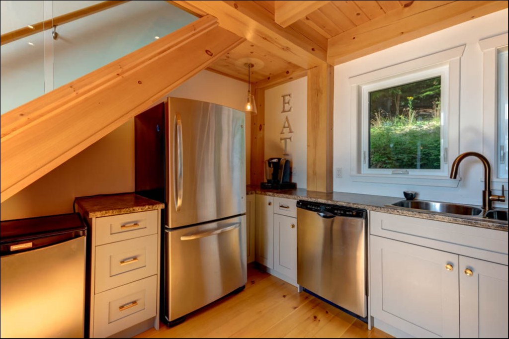 144 Lois Lane, North Kawartha, Ontario, Canada