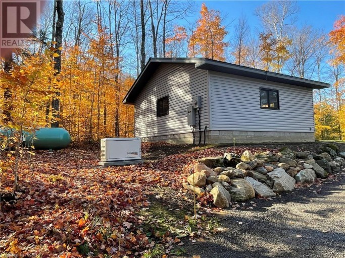 156 GIL'S GULLY Lane, Apsley, Ontario, Canada