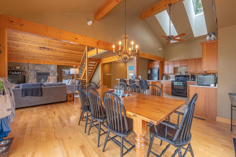401 Scott's Rd W, North Kawartha, Ontario, Canada photo 11