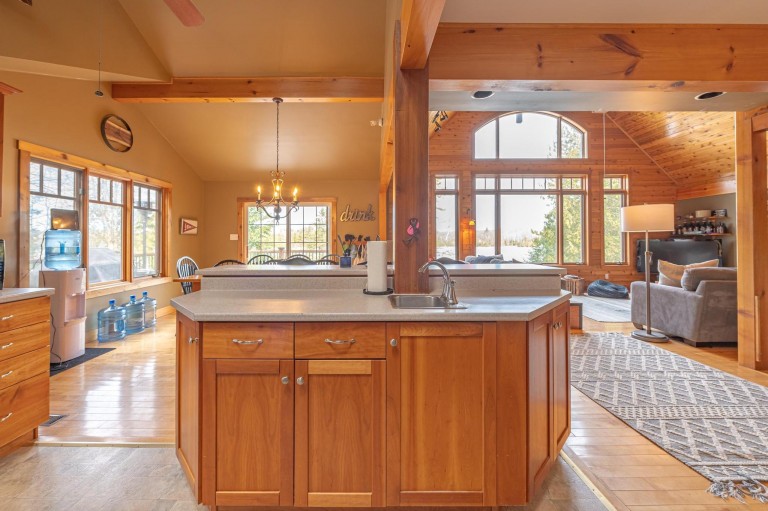 401 Scott's Rd W, North Kawartha, Ontario, Canada photo 8