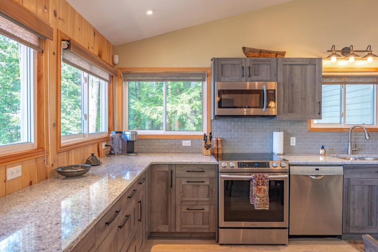 190 Woodland Rd, North Kawartha, Ontario, Canada photo 25