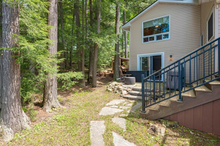 190 Woodland Rd, North Kawartha, Ontario, Canada photo 11