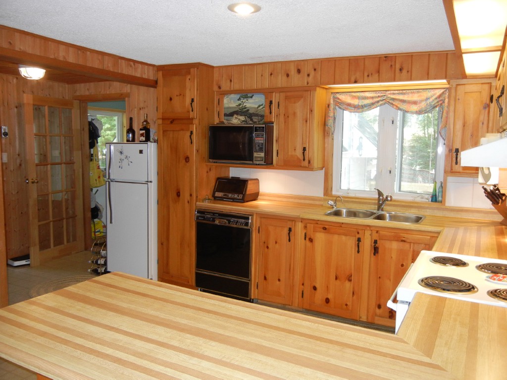 55 NARROWS RD, North Kawartha, Ontario, Canada
