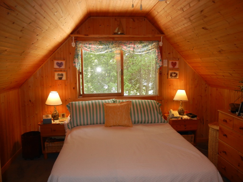 55 NARROWS RD, North Kawartha, Ontario, Canada
